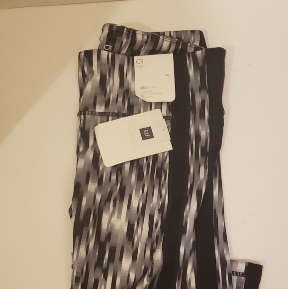 GAP Pants - GapFit capri size Medium black white and gray